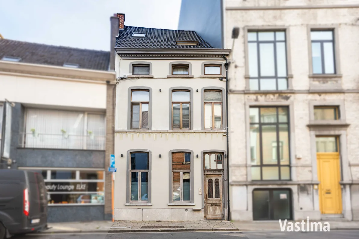 Immo Vastima - Huis Te koop Aalst - Karaktervol herenhuis met zuiderse binnentuin en verrassend veel mogelijkheden