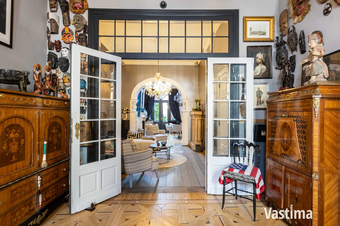 Immo Vastima - Huis Te koop Aalst - Karaktervol herenhuis met zuiderse binnentuin en verrassend veel mogelijkheden