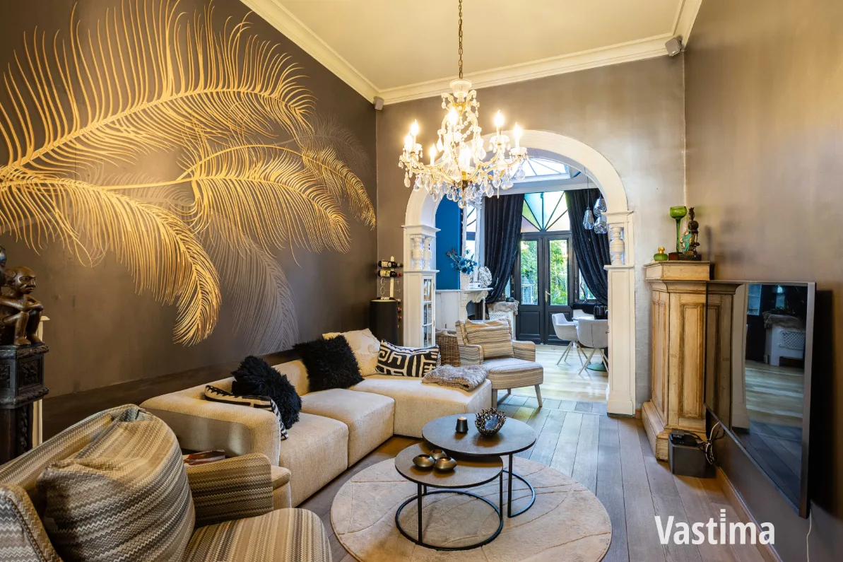 Immo Vastima - Huis Te koop Aalst - Karaktervol herenhuis met zuiderse binnentuin en verrassend veel mogelijkheden