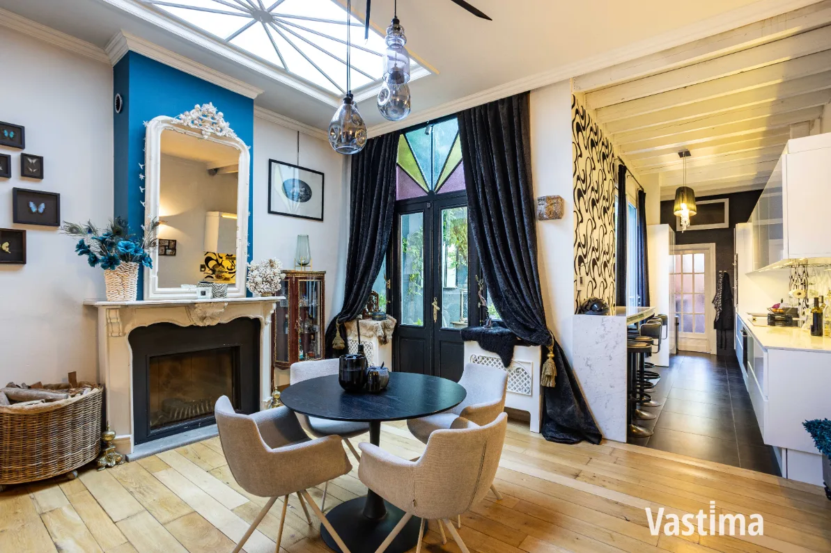 Immo Vastima - Huis Te koop Aalst - Karaktervol herenhuis met zuiderse binnentuin en verrassend veel mogelijkheden