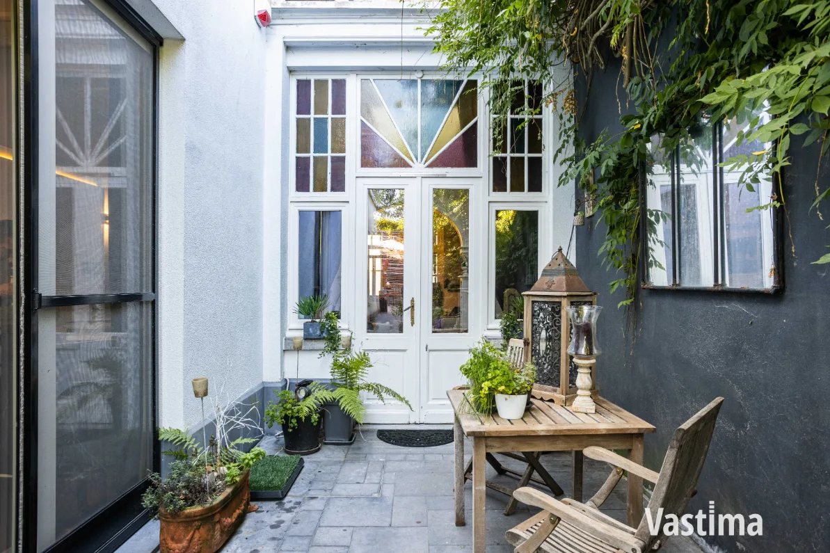 Immo Vastima - Huis Te koop Aalst - Karaktervol herenhuis met zuiderse binnentuin en verrassend veel mogelijkheden