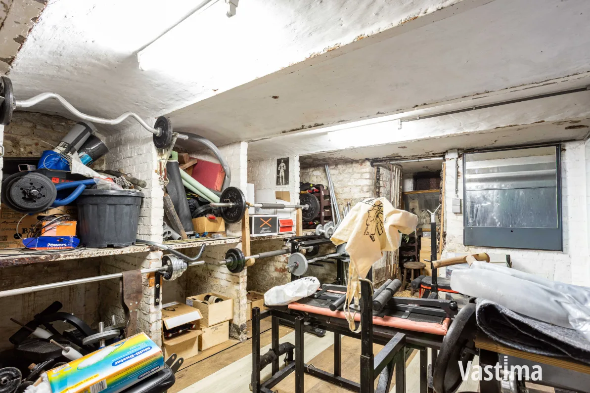 Immo Vastima - Huis Te koop Aalst - Karaktervol herenhuis met zuiderse binnentuin en verrassend veel mogelijkheden
