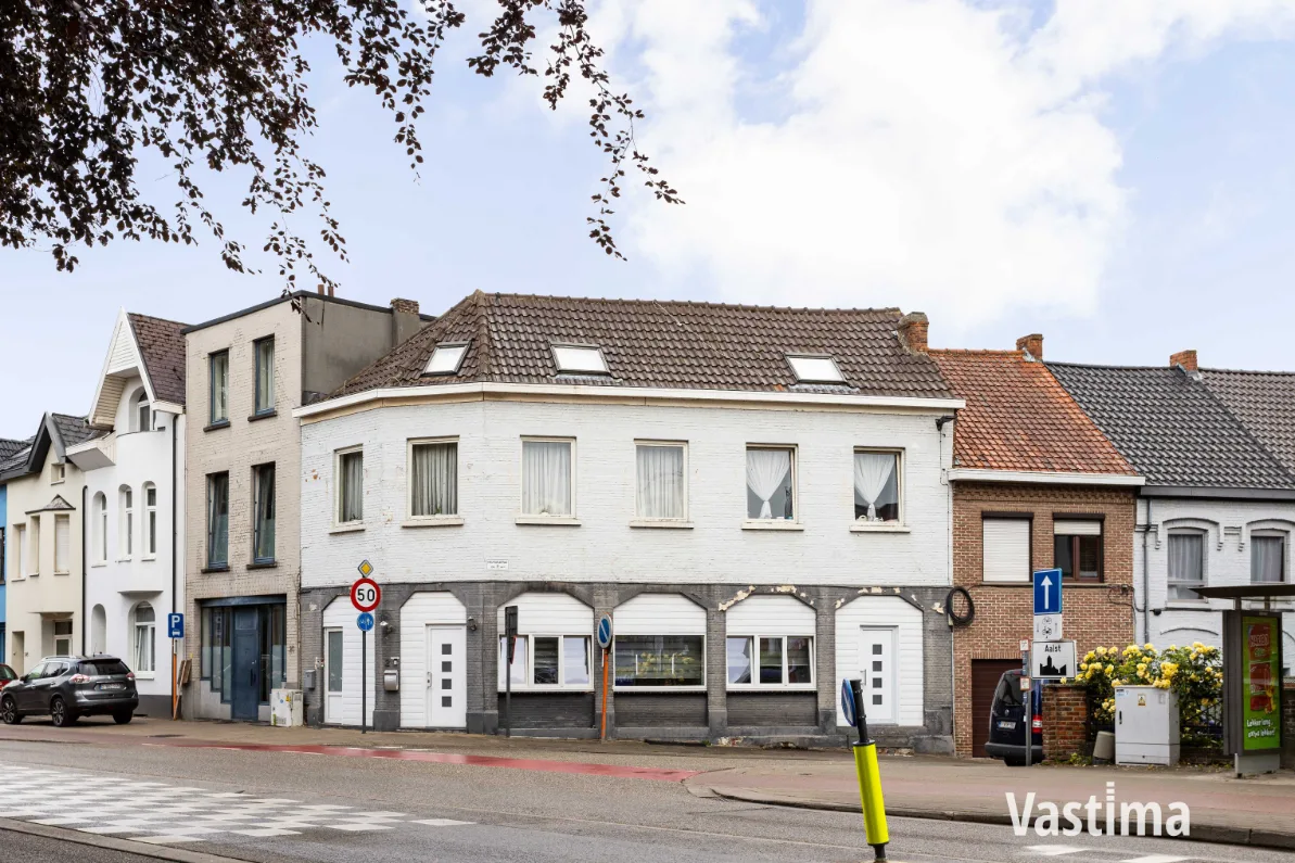 Immo Vastima - Commercieel Te koop Aalst - Veelzijdig handelshuis met woongelegenheid op topligging nabij centrum Aalst