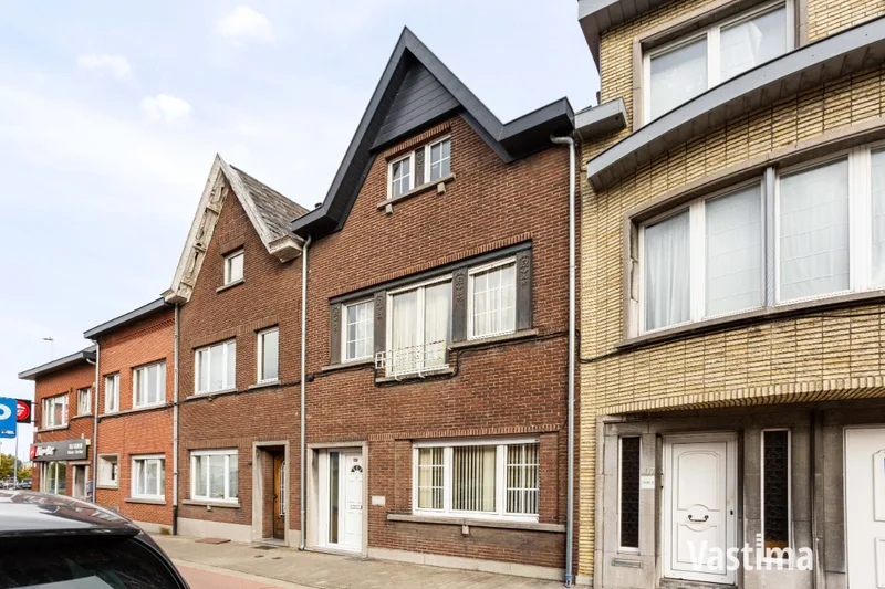 Immo Vastima - Huis Te koop Aalst - Instapklare stadswoning met 3 slaapkamers, 2 badkamers en tuin