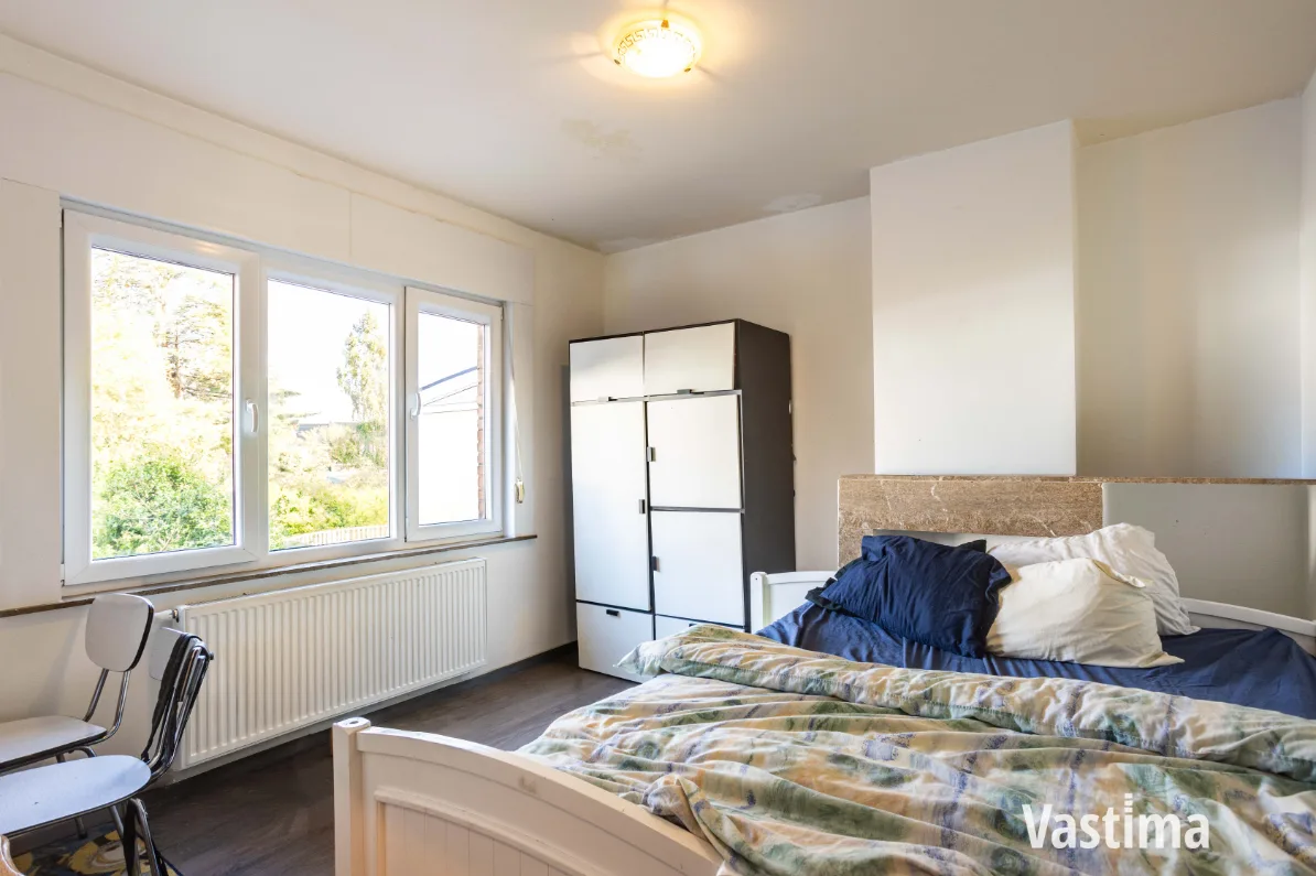 Immo Vastima - Huis Te koop Aalst - Instapklare stadswoning met 3 slaapkamers, 2 badkamers en tuin