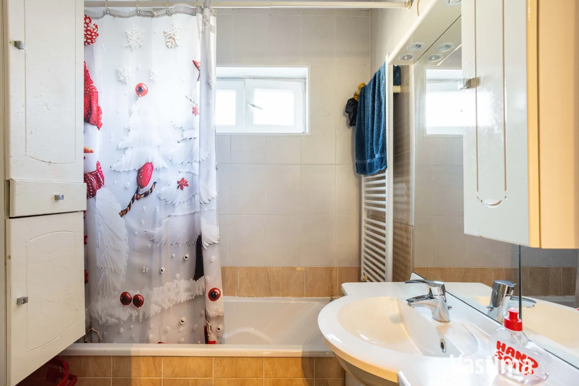 Immo Vastima - Huis Te koop Aalst - Instapklare stadswoning met 3 slaapkamers, 2 badkamers en tuin