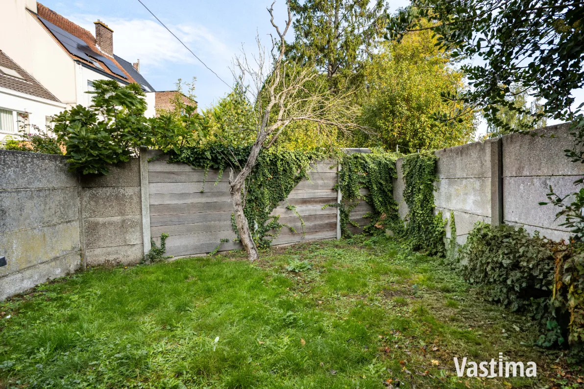 Immo Vastima - Huis Te koop Aalst - Instapklare stadswoning met 3 slaapkamers, 2 badkamers en tuin