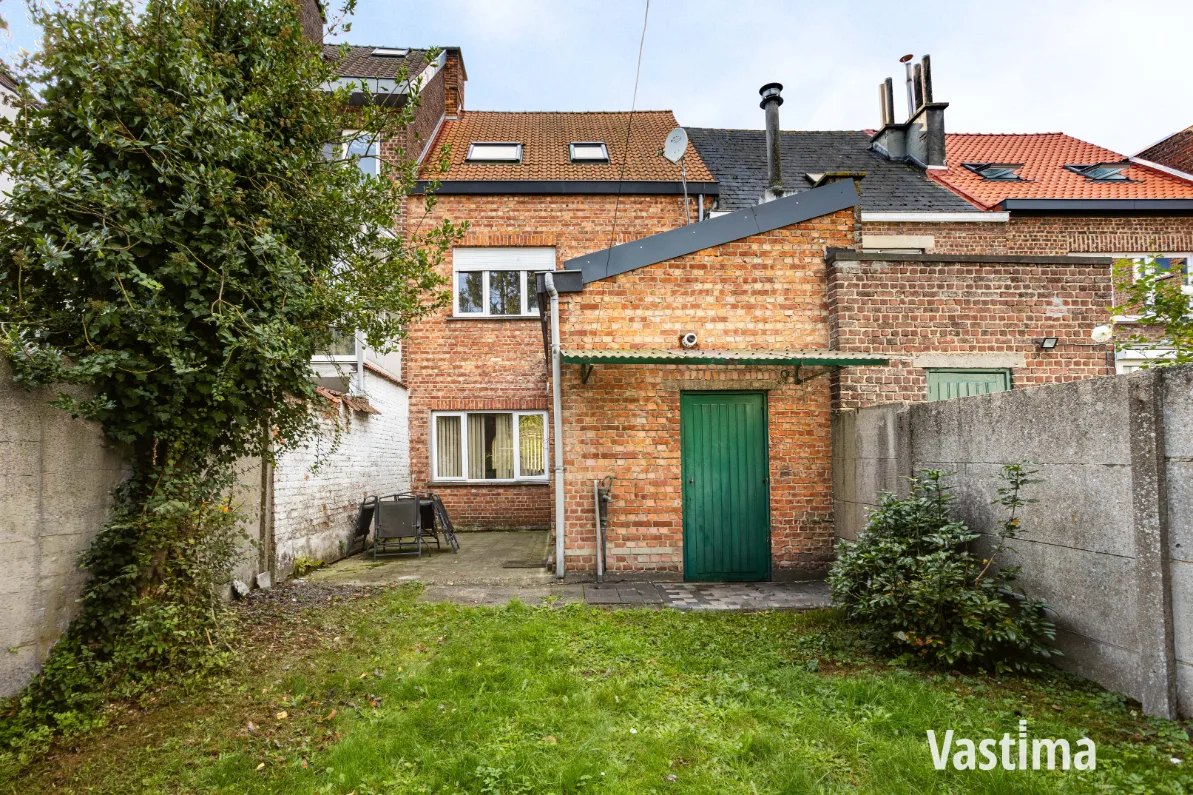 Immo Vastima - Huis Te koop Aalst - Instapklare stadswoning met 3 slaapkamers, 2 badkamers en tuin